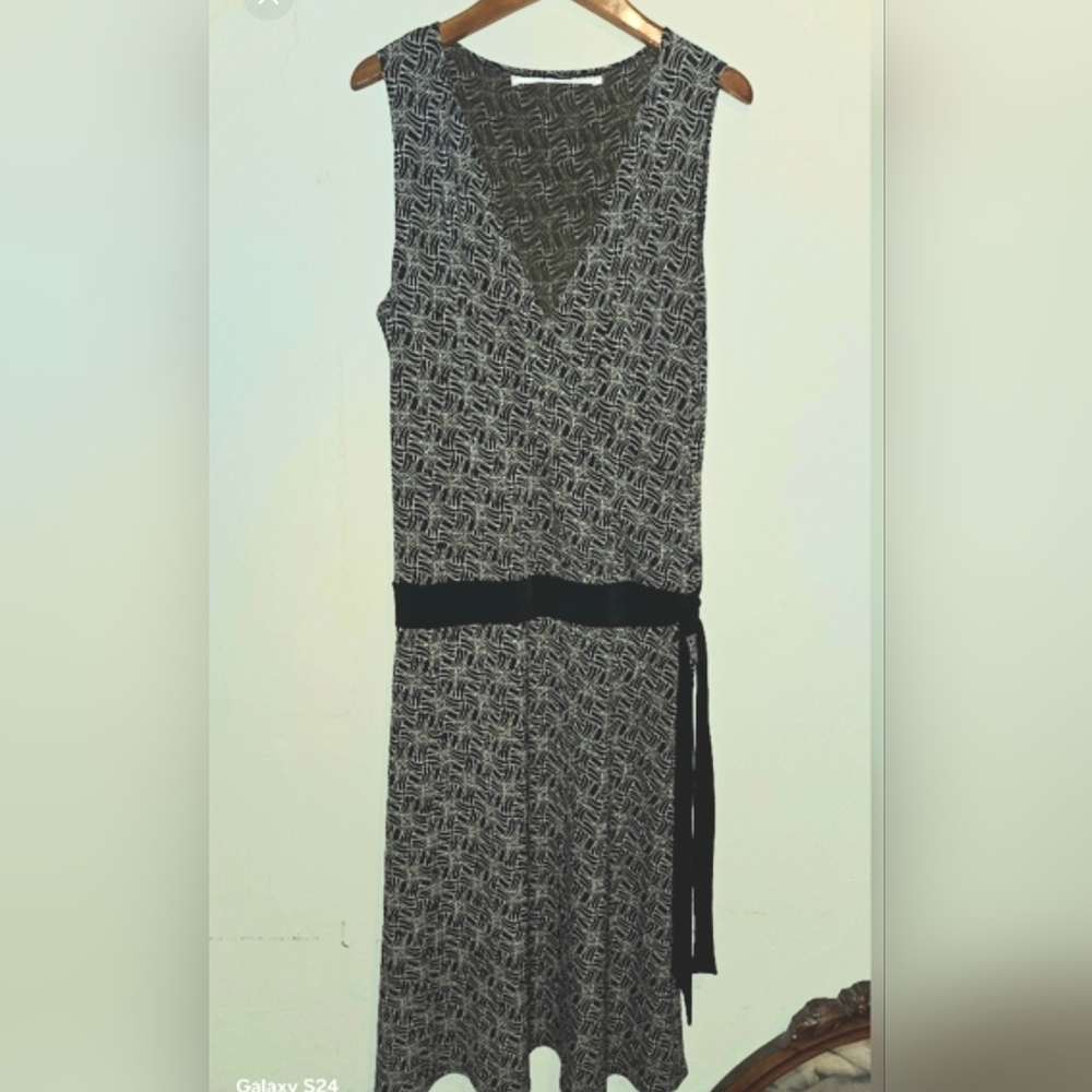 Max Studio Size Large Dress With Tie On Hip Like New.